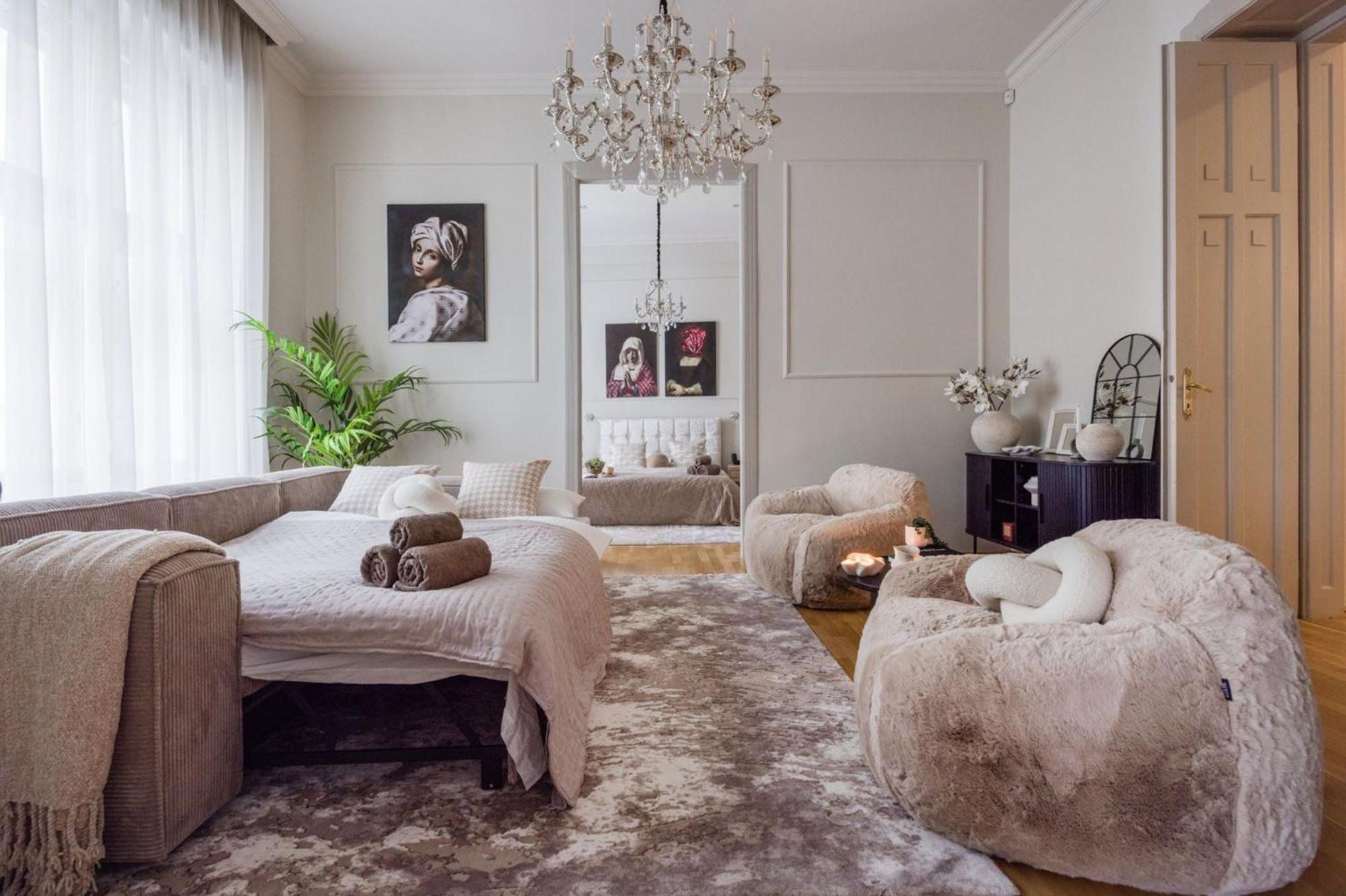 Timeless Elegant Apartment By Opera House Budapest Exterior photo
